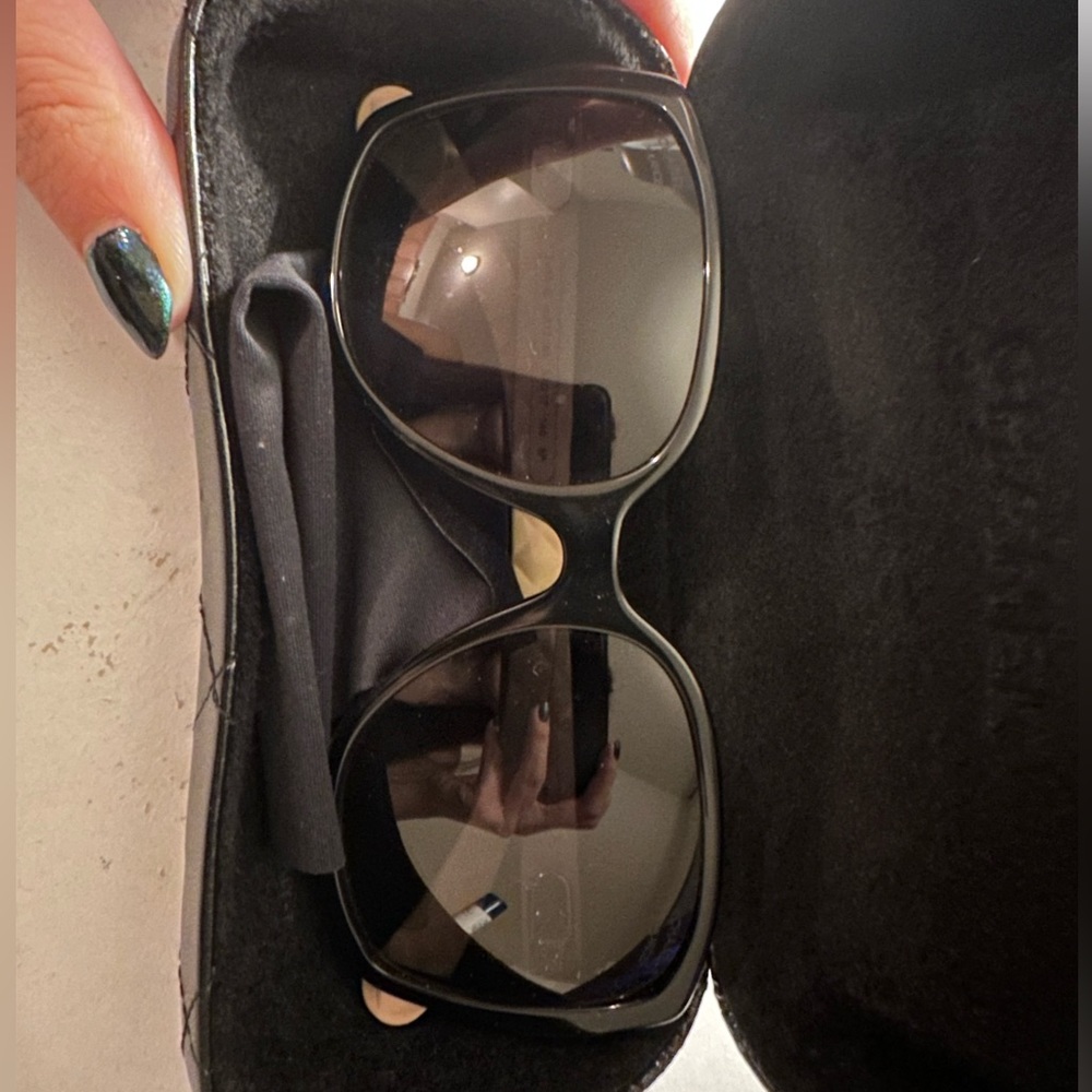 Chanel sunglasses black/beige